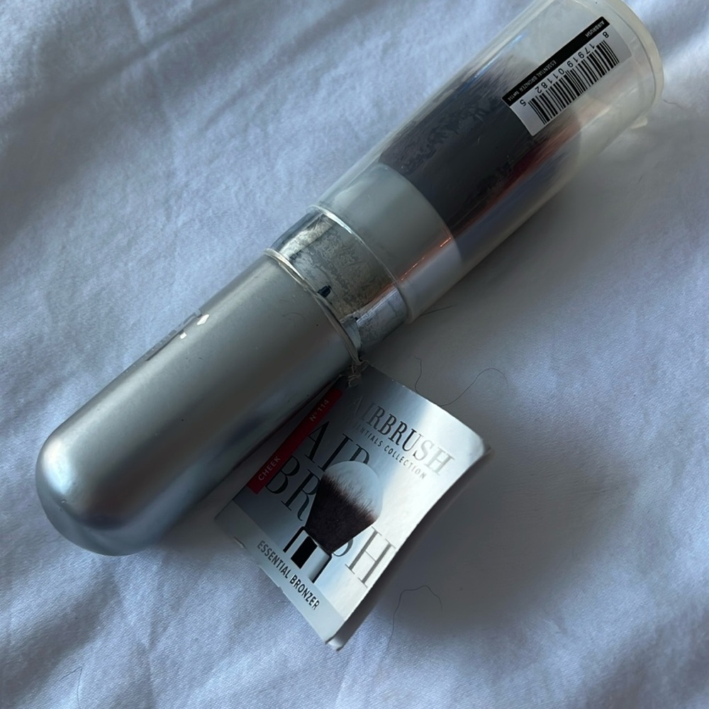 Makeup brush